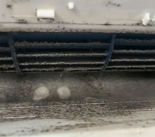 建德空调吹的风有股烧焦味是怎么回事